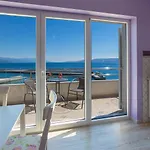 Einzigartiges Direkt Am Privatstrand Mit Privatem Balkon, Klima, Meerblick, Wifi Apartmán Novi Vinodolski