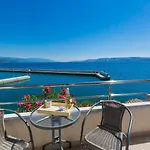 Einzigartiges Direkt Am Privatstrand Mit Privatem Balkon, Klima, Meerblick, Wifi Apartmán Novi Vinodolski