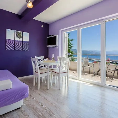 Einzigartiges Direkt Am Privatstrand Mit Privatem Balkon, Klima, Meerblick, Wifi Apartment Novi Vinodolski