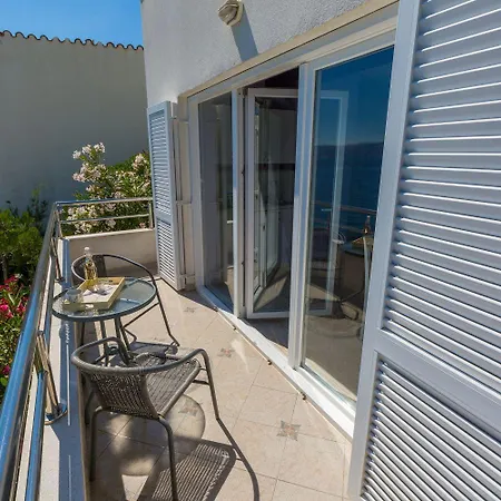 Einzigartiges Direkt Am Privatstrand Mit Privatem Balkon, Klima, Meerblick, Wifi Novi Vinodolski