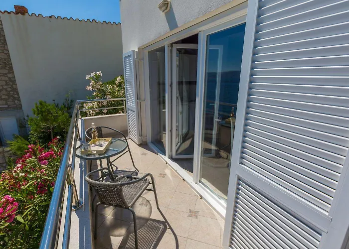 Einzigartiges Direkt Am Privatstrand Mit Privatem Balkon, Klima, Meerblick, Wifi Novi Vinodolski