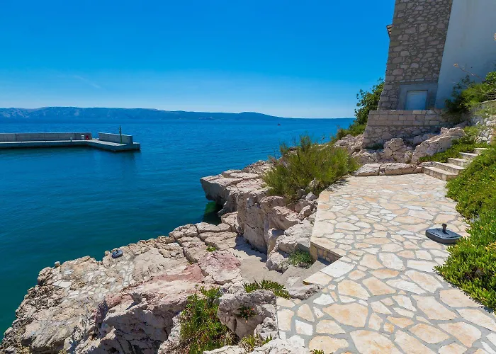 Einzigartiges Direkt Am Privatstrand Mit Privatem Balkon, Klima, Meerblick, Wifi * Novi Vinodolski