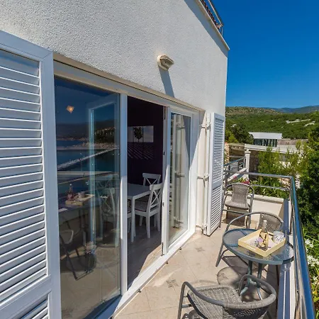 Διαμέρισμα Einzigartiges Direkt Am Privatstrand Mit Privatem Balkon, Klima, Meerblick, Wifi