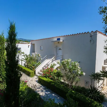 Einzigartiges Direkt Am Privatstrand Mit Privatem Balkon, Klima, Meerblick, Wifi * Novi Vinodolski