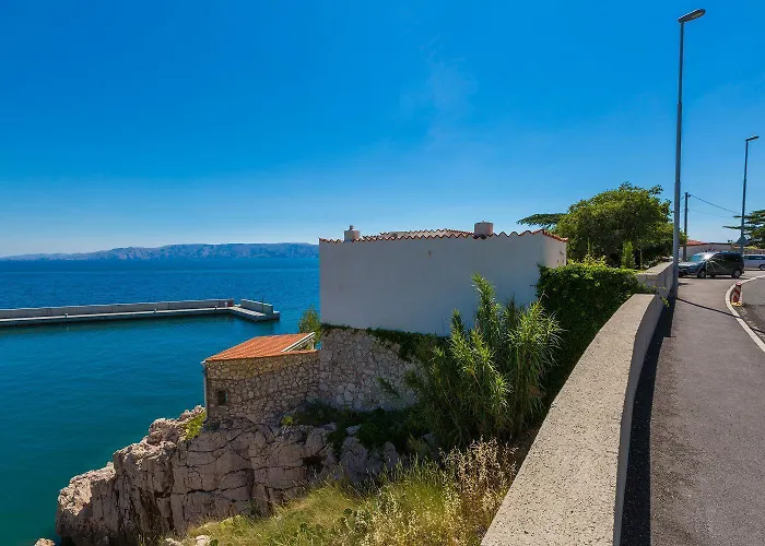 Einzigartiges Direkt Am Privatstrand Mit Privatem Balkon, Klima, Meerblick, Wifi * Novi Vinodolski