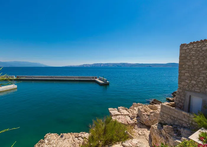 Einzigartiges Direkt Am Privatstrand Mit Privatem Balkon, Klima, Meerblick, Wifi Apartment Novi Vinodolski