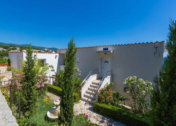 Einzigartiges Direkt Am Privatstrand Mit Privatem Balkon, Klima, Meerblick, Wifi * Novi Vinodolski